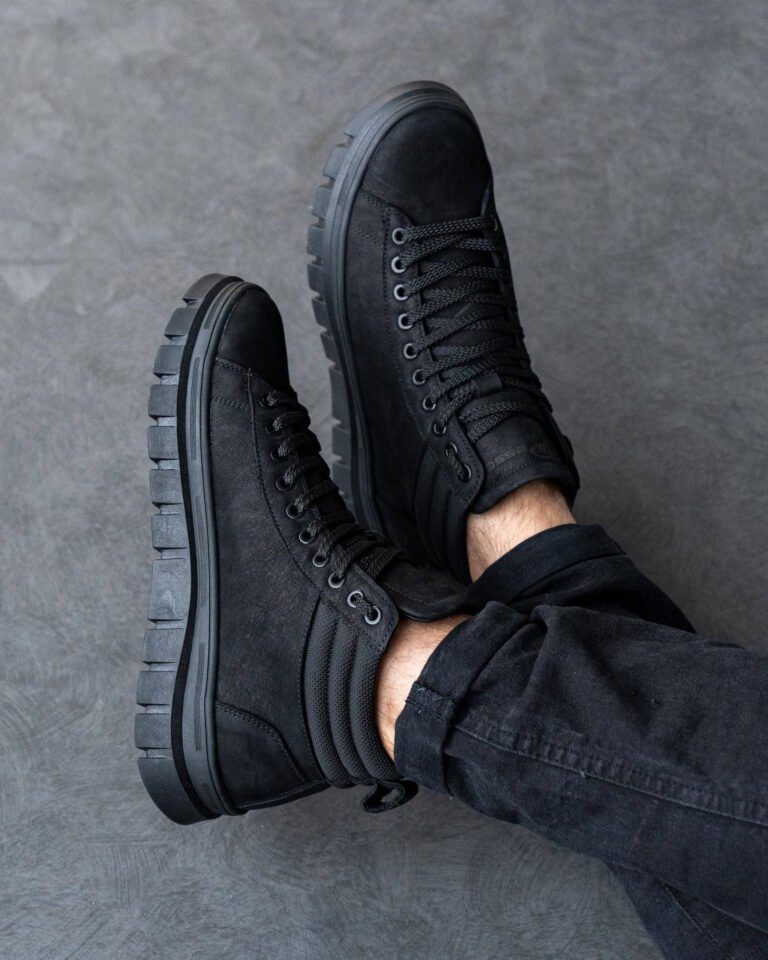 Чоловічі ботинки PRIME BLACK чорні на нозі, вигляд зверху