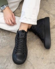 Чоловічі ботинки URBAN BLACK чорні шкіряні вигляд спереду на нозі