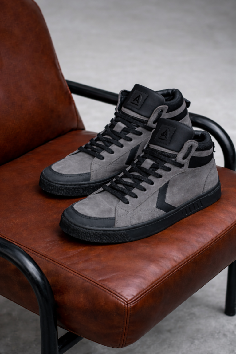 Чоловічі кеди високі NY-STAR GRAFIT графітові на стільці