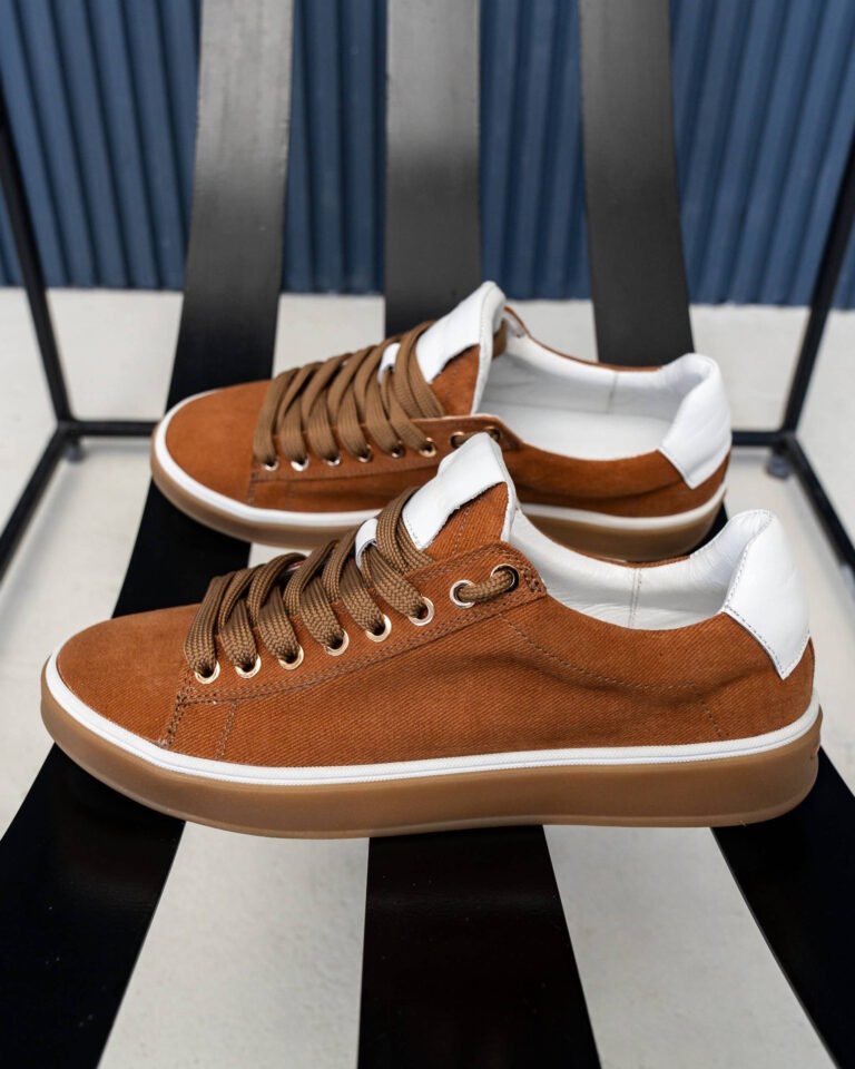 Чоловічі кеди літні AERO FIRE коричневі з натуральної замші на білій підошві