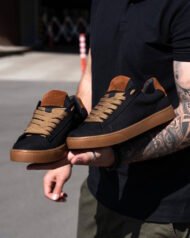 Чоловічі кеди літні AERO DARK чорні з коричневою підошвою профіль