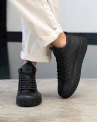 Чоловічі ботинки URBAN BLACK чорні шкіряні вигляд ззаду на нозі