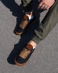 Чоловічі кеди літні AERO DARK чорні з коричневою підошвою вигляд зверху