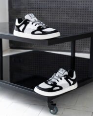 Чоловічі Barefoot анатомічні FLY WHITE білі мінімалістичні кросівки на металевій полиці