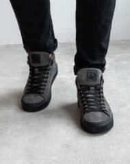 Чоловічі кеди високі SHADOW GRAFIT графітові вигляд спереду на нозі