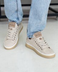 Чоловічі кеди літні AERO WHITE білі вигляд спереду на нозі