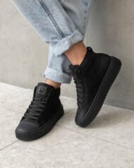 Чоловічі ботинки GLAM BLACK чорні шкіряні з масивною підошвою на нозі