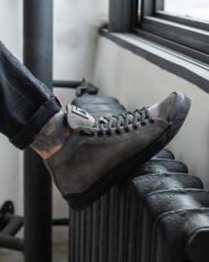 Чоловічі кеди високі SHADOW GRAFIT графітові профіль моделі на нозі