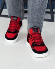 Чоловічі Barefoot анатомічні FLY RED червоні мінімалістичні кросівки вигляд спереду на нозі