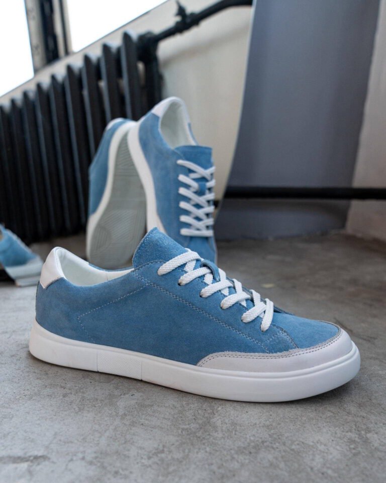 Сині чоловічі кеди VORTEX BLUE вигляд збоку з білою підошвою