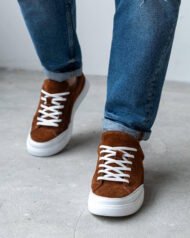 Рудо-коричневі чоловічі кеди VORTEX FOX вигляд спереду на нозі