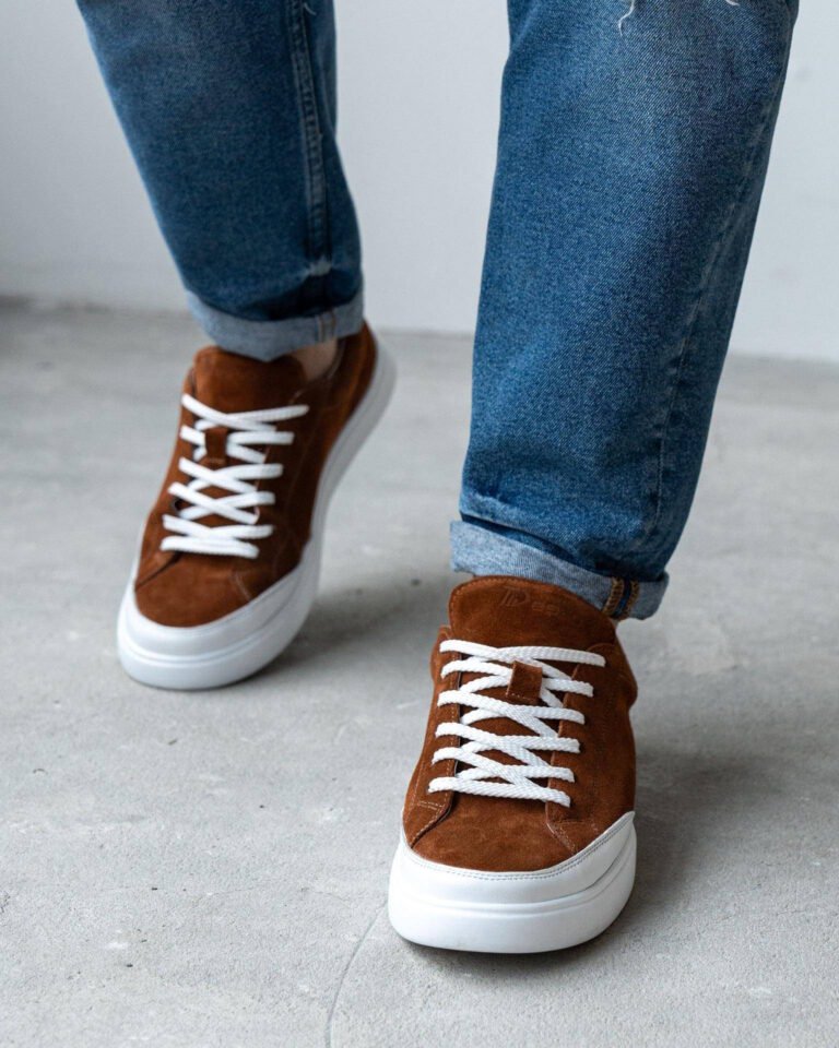 Рудо-коричневі чоловічі кеди VORTEX FOX вигляд спереду на нозі