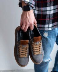 Чоловічі кеди BLAZE GRAFIT графітові пара в руці