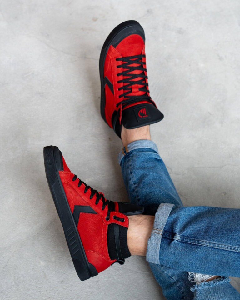 Чоловічі кеди NY-STAR RED червоні на ногах вигляд зверху