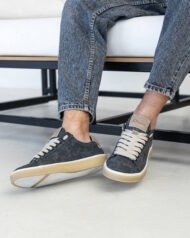 Чоловічі кеди літні AERO GREY сірі на нозі lifestyle ракурс