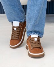 Чоловічі кеди літні AERO FIRE коричневі вигляд спереду на нозі