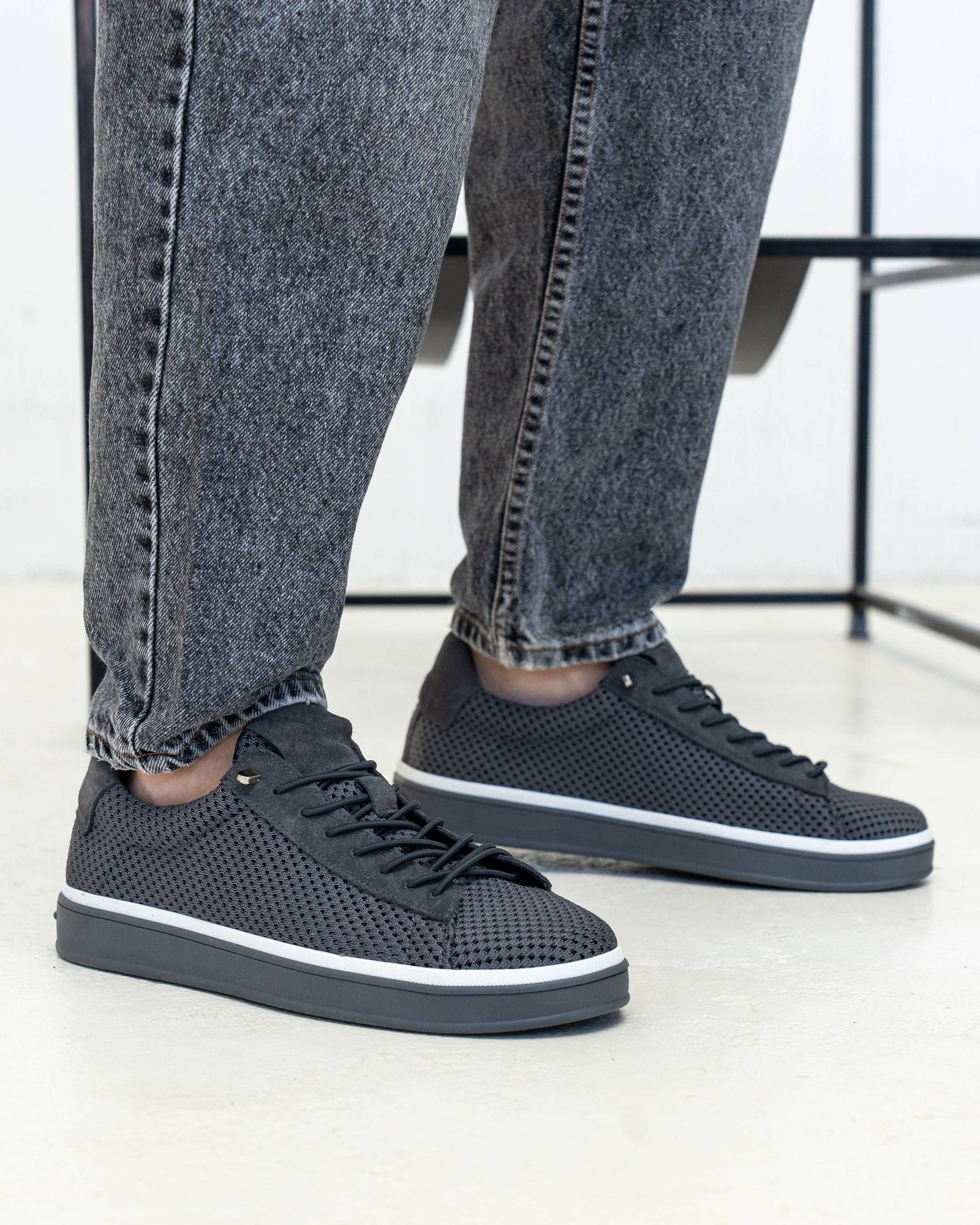 Чоловічі кеди літні RIVO GREY сірі на нозі вигляд збоку